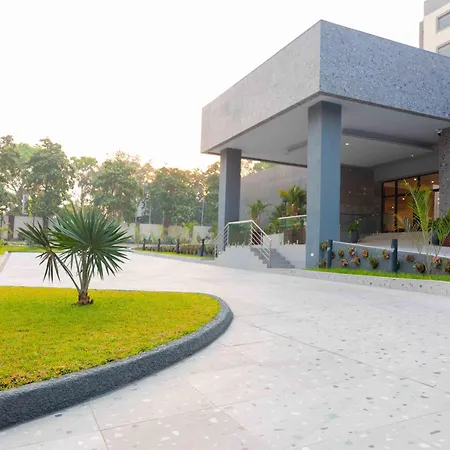 Palms By Eagles Airport City-3