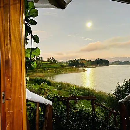 Lake Bunyonyi Rock Resort-2