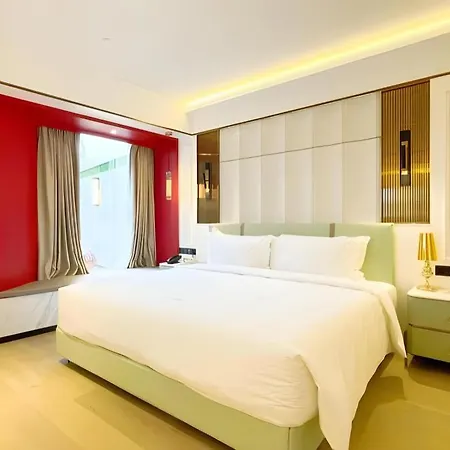 Yoho Resorts World Hotel-2