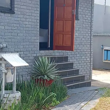 Evelyn Place-3
