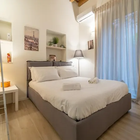 Central Garibaldi Apartment , Intrho-2