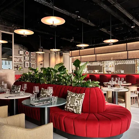Radisson Red Hotel & Radisson Red Apartments, Krakow-2