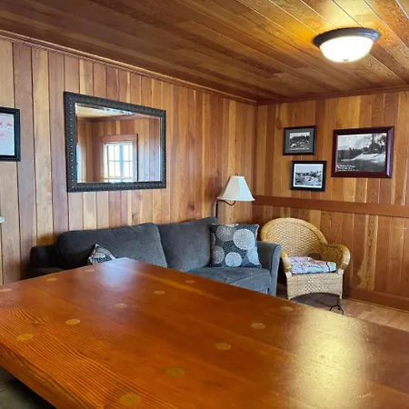 Whistling Winds Motel-3