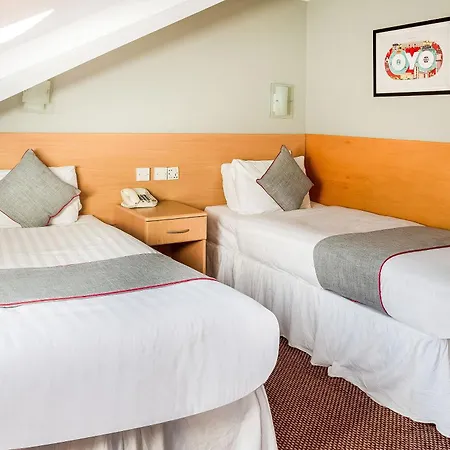 London Guest House By Oyo - Acton-3
