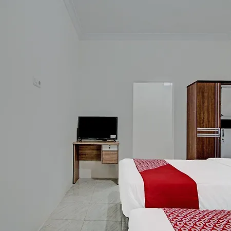 Oyo 91505 Elif Homestay Syariah-3