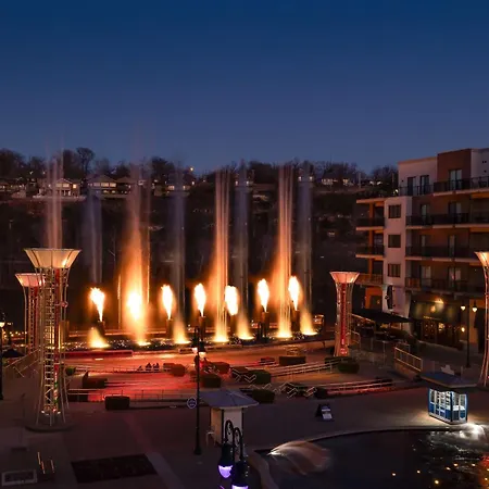 Hilton Promenade Branson Landing-3