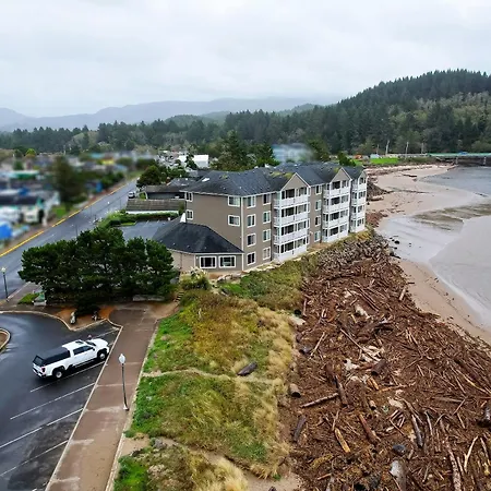 Siletz Bay Beachfront Hotel By Oyo Lincoln City-3