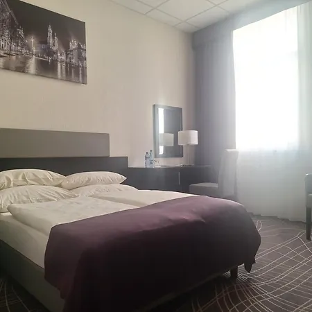 Skyhotelgwarna-2