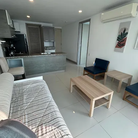 Apartamento En Edificio Palmetto Beach Frente A La Playa-3