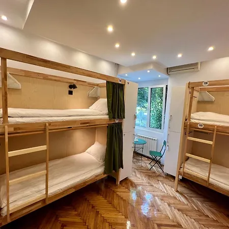 Cabbage Hostel-2
