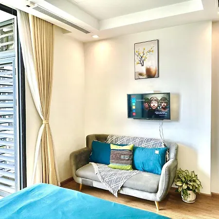 Walking Lake, Pool, Gym, Tennis & Volleyball Yard Delux Studio Apt-2