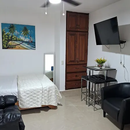 Cozy Studios-Private Entrance- Hs Internet-Ac-Hot Water-Backup Generator-Near The Beach-3