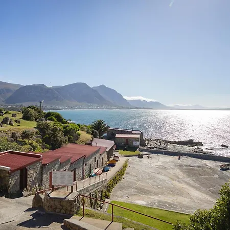 Ocean Family Deluxe, Hermanus Waterfront Apartments-3