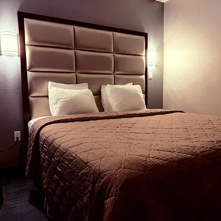 Umbrella Hotel Bronx-3