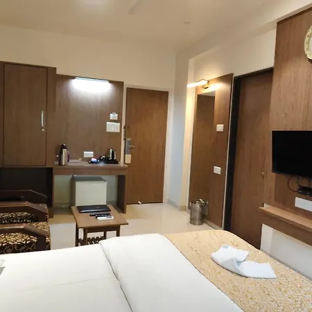 Hotel Shreyas-3