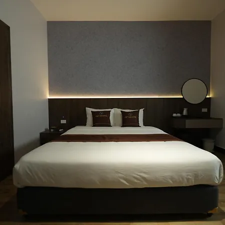 Cat Ba Viet Hoa Hotel & Residence - Pool & Bar-2