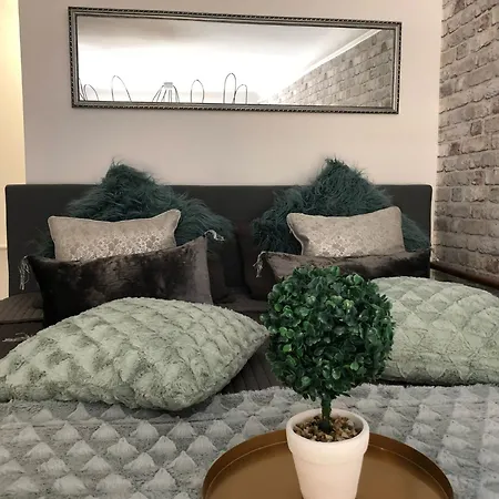 Corvin Apartment Near Semmelweis And Heimpal-2