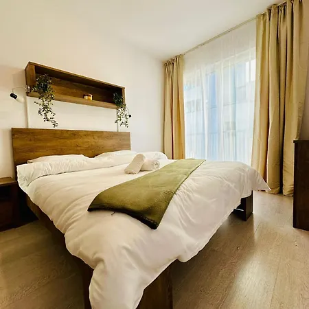 Arya Apartment-Free Underground Parking-Ultracentral-3