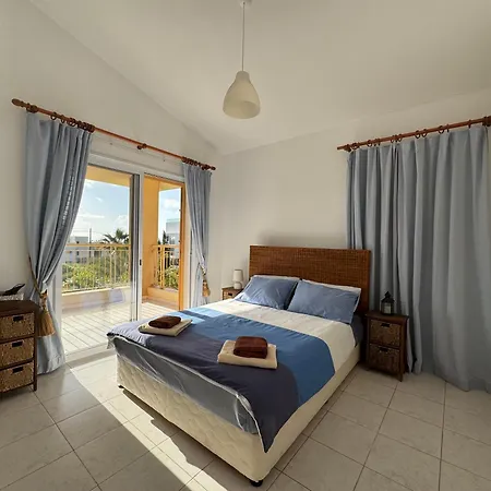 New Cozy Villa Near The Beaches In The Magnificent Gardens Of Regina With Swimming Pools!-3