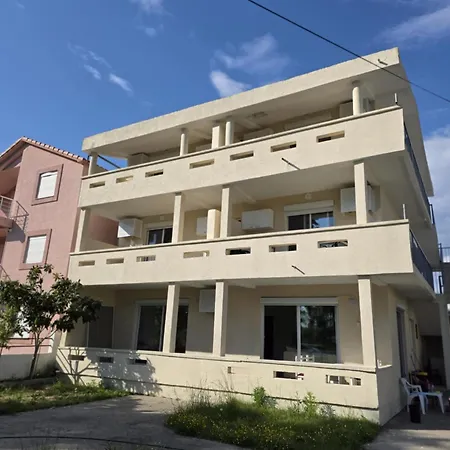 Sharri Apartments-2
