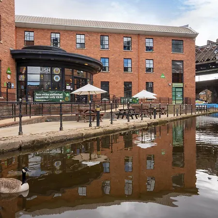 Yha Manchester-3