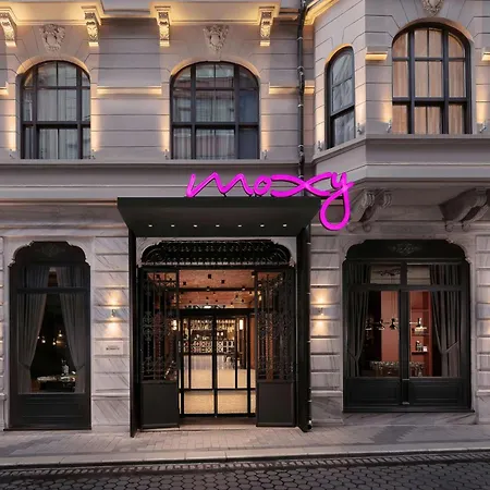 Moxy Istanbul Taksim-3