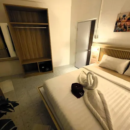 Hideout Hostel 2-3