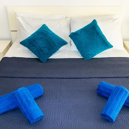 Spacious & Bright Apartment In Sliema Near Shops And Sea-2