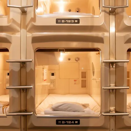 Capsule Hotel Asahi Plaza Shinsaibashi-2