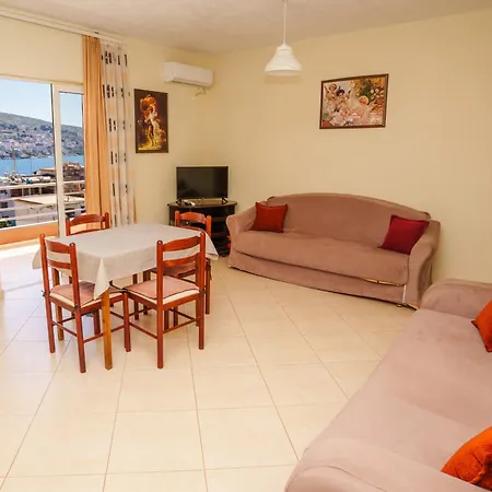 Sarah'S Apartments - 5 Min Walk To Beaches & Boulevard - Big Balcony!-2