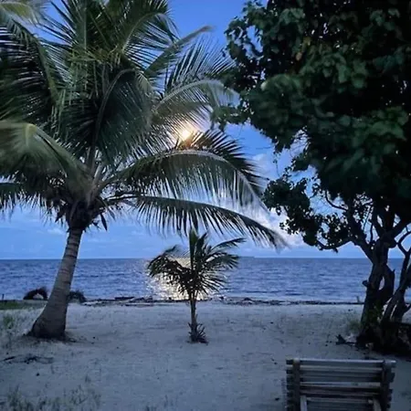 Castaway Blue Hole Long Caye-2