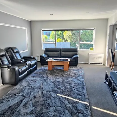 Fully Renovated 3 Bedroom Home-3