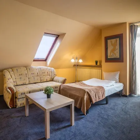 Hotel Luna Budapest-3