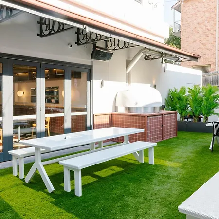 Royal Hotel Ryde-3