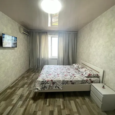 Comfort Apartment Tairova Radugniu-2