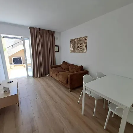 Apartamentos Alisios Con Terraza Y Piscina-2
