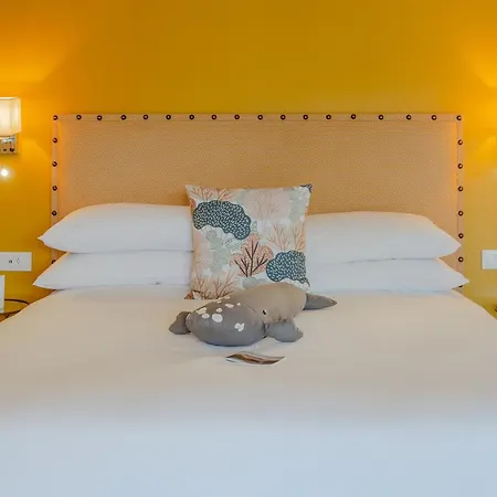 One Marine Drive Boutique Hotel & Spa By The Living Journey Collection-3