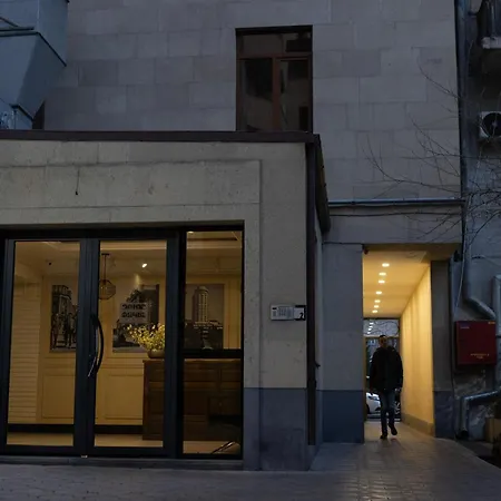 Elegant 2Br L 2Ba Apartment In Central Yerevan Near Seasons Park-2