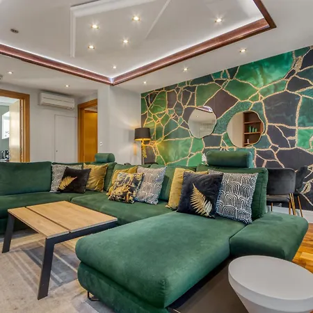 Spacious 2-Bed Luxury House - Edgware Road-3