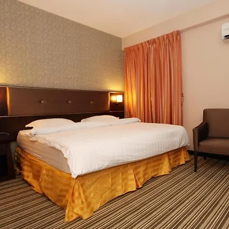 1 City Hotel-2