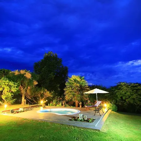 Cabanas De Turismo Araucarias Del Sur-3