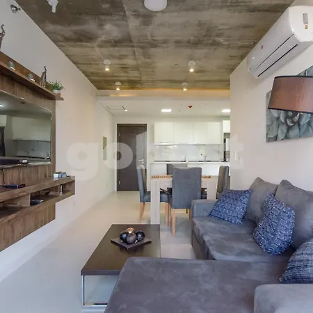 Apartment Located Steps From Shopping Del Sol-3