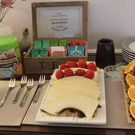 Twin Oaks Bed & Breakfast-2