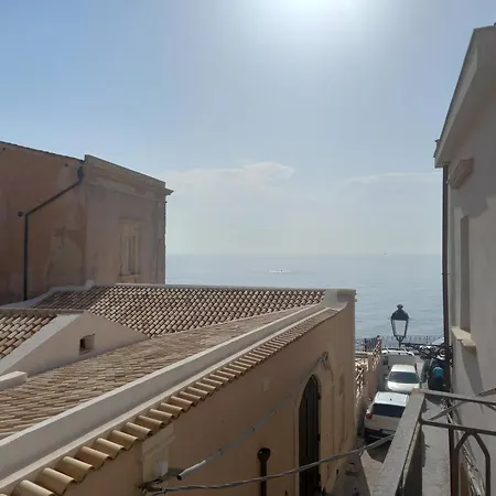 Lanterne Magiche Ortigia Suites-3