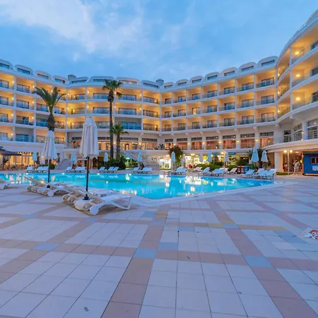 Pineta Park Deluxe Hotel-2