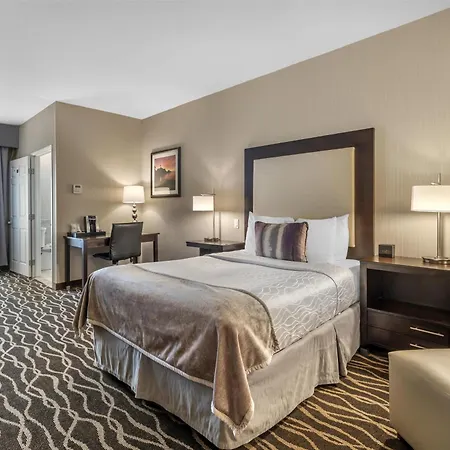 Best Western Plus Hotel At The Convention Center-2