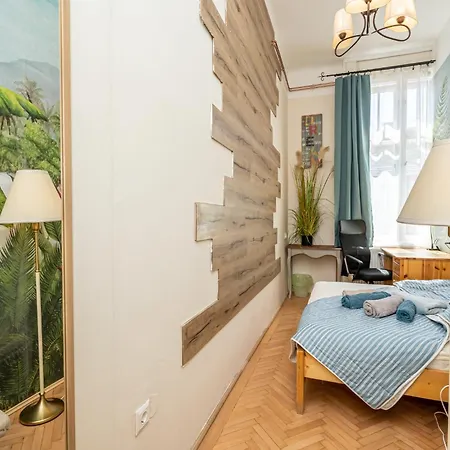 Acacia Private Rooms & Studios-3