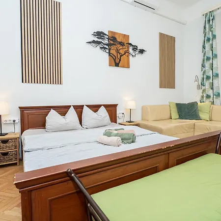 Acacia Private Rooms & Studios-2