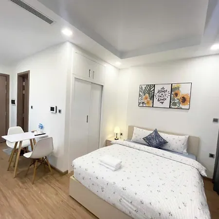 5 Star Studio, Private Walking Lake, Swimming Pool, Gyms, Quick To Airport-2