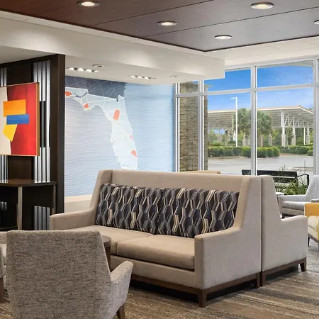 Holiday Inn Express & Suites - Tampa East - Ybor City By Ihg-3